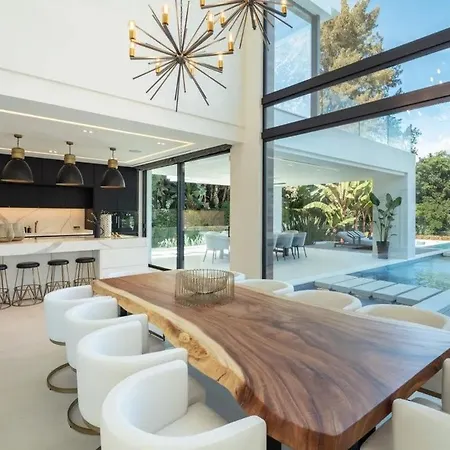 Villa Luxury Nestled In The Prestigious Enclave Of