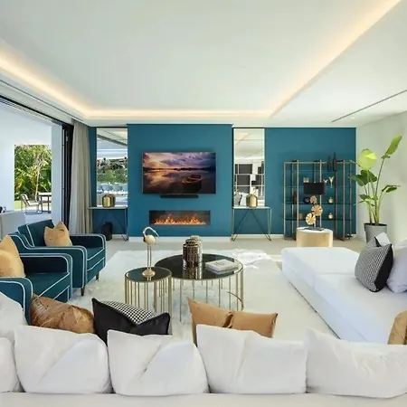 Villa Luxury Nestled In The Prestigious Enclave Of *