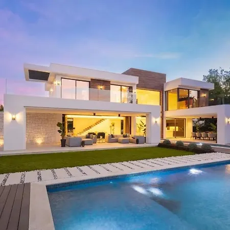 Luxury Nestled In The Prestigious Enclave Of Villa *
