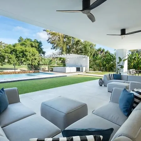 Luxury Nestled In The Prestigious Enclave Of * Порто-Черво